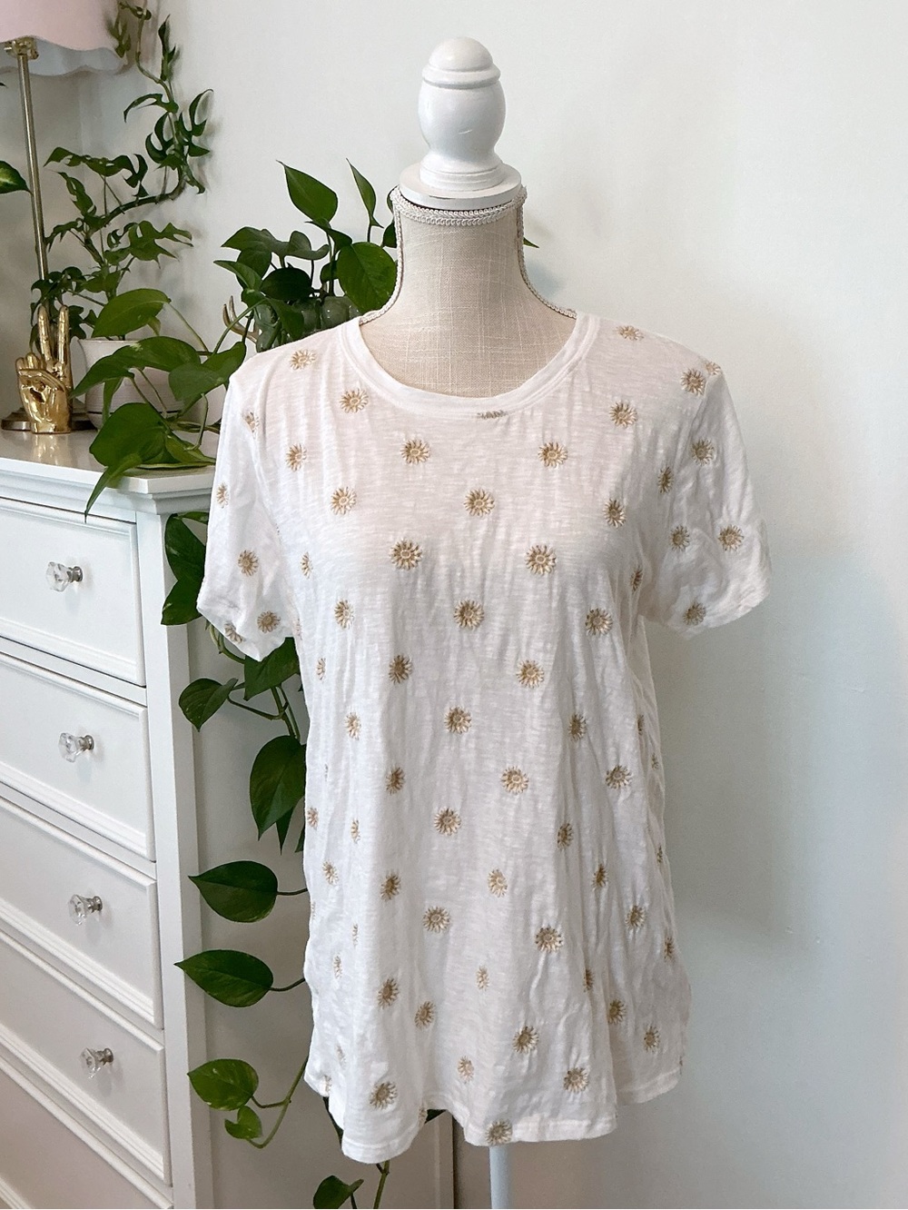 Lucky Brand | White and Gold Embroidered Short Sleeve Shirt size Large